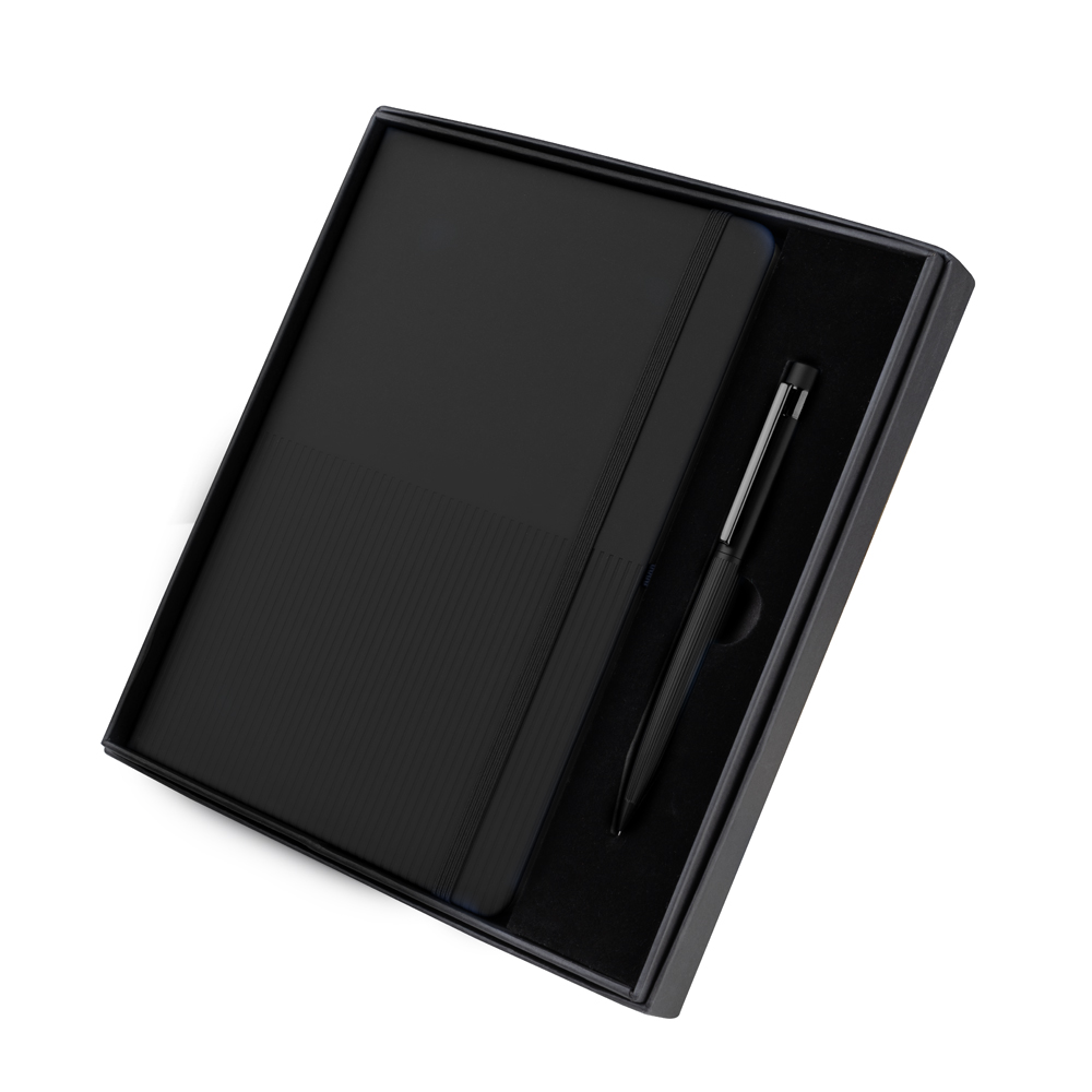 Kit Escritório Contendo, Caderno A5 com Elástico e Caneta Metálica — cor Preto